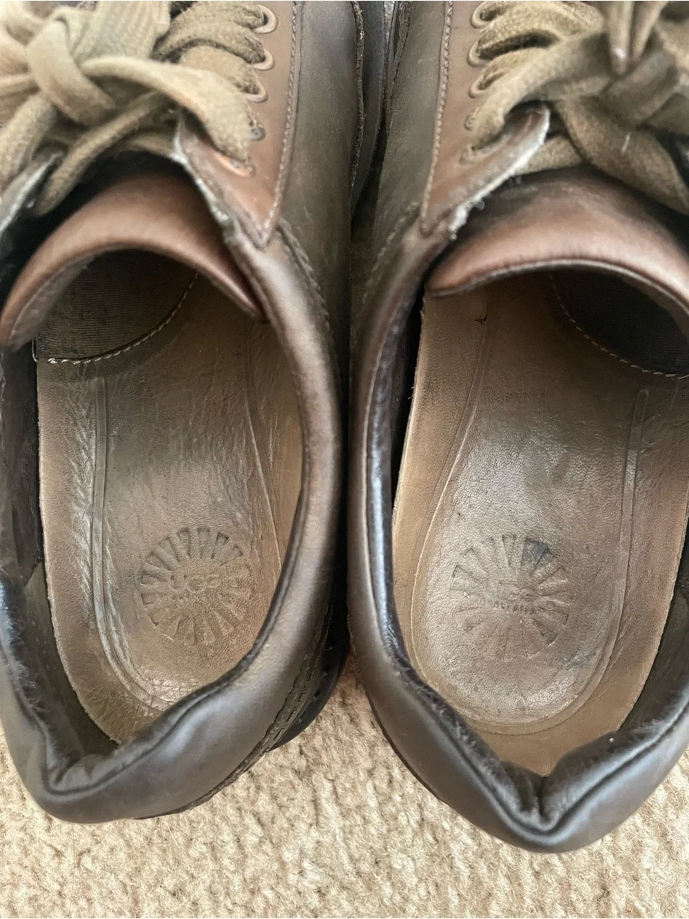 Men's UGG brown nubuck leather lace-up  oxford shoes (size 8)